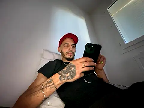 Rebeu313 online show from November 2025 09:21:02 AM