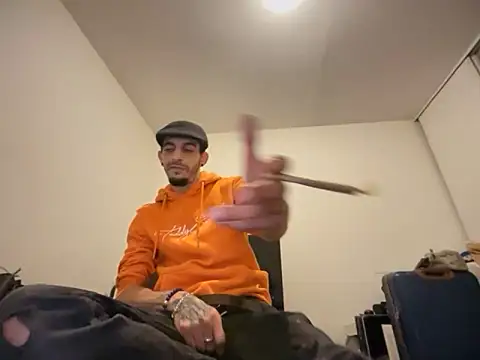 Rebeu313 online show from November 2025 02:48:02 AM