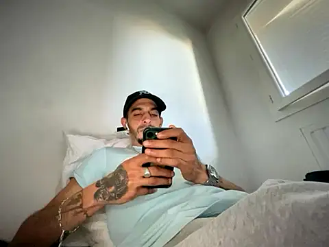 Rebeu313 online show from November 2025 11:37:01 AM