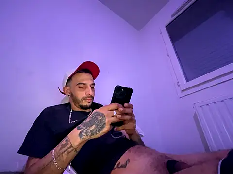 Rebeu313 online show from November 2025 11:05:01 PM