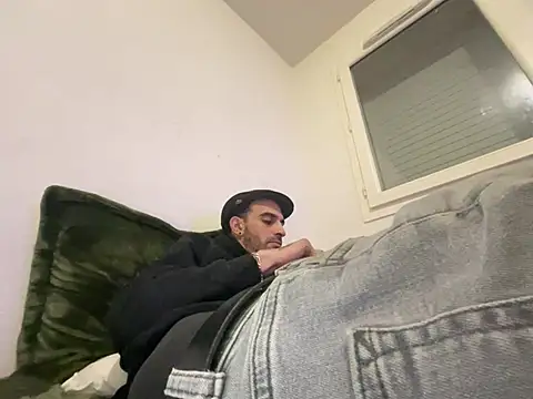 Rebeu313 online show from January 2026 01:31:02 AM