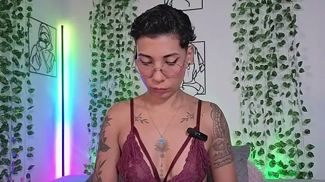 Snapshot of MiaMorgan_ chatting on June 2026 03:45:01 PM MiaMorgan online show from June 2026 03:45:01 PM