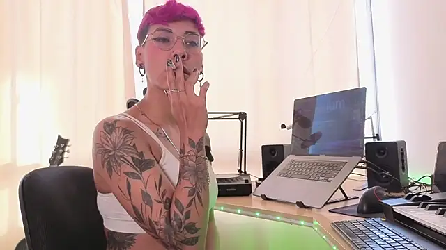 MiaMorgan  online show from December 2025 02:00:02 PM