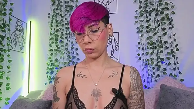 Snapshot of MiaMorgan_ chatting on April 2026 02:08:02 PM MiaMorgan online show from April 2026 02:08:02 PM