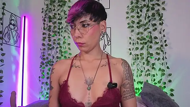 Snapshot of MiaMorgan_ chatting on June 2026 04:12:01 PM MiaMorgan online show from June 2026 04:12:01 PM