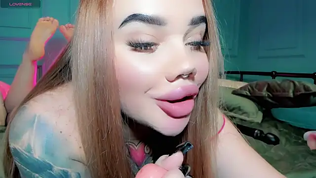 Snapshot of Aira_vi chatting on January 2025 04:50:01 PM Aira vi online show from January 2025 04:50:01 PM