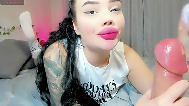 Snapshot of Aira_vi chatting on October 2025 02:07:01 PM Aira vi online show from October 2025 02:07:01 PM