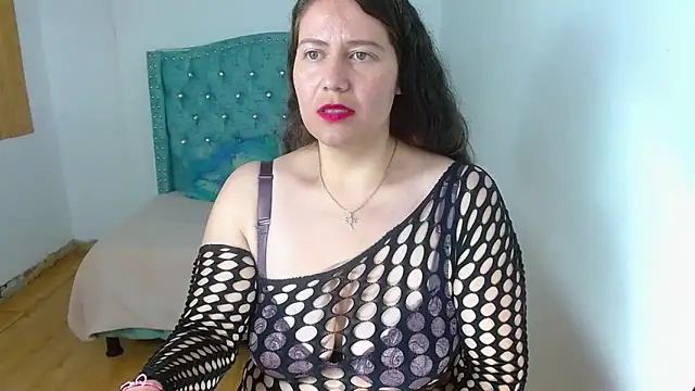 Snapshot of AlannaGar chatting on December 2024 04:37:01 AM AlannaGar online show from December 2024 04:37:01 AM