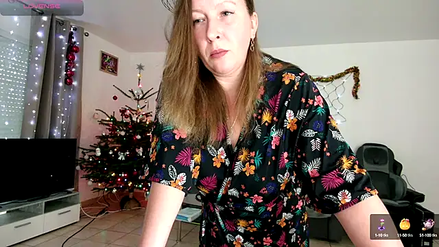 Snapshot of YOUR_ELENA chatting on December 2024 11:29:01 AM YOUR ELENA online show from December 2024 11:29:01 AM