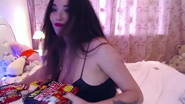 lilianbee online show from April 2026 09:09:02 PM