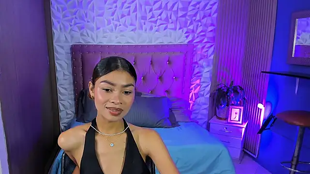 Perla prg online show from October 2025 06:29:01 PM