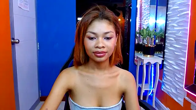 Perla prg online show from March 2025 09:18:02 PM