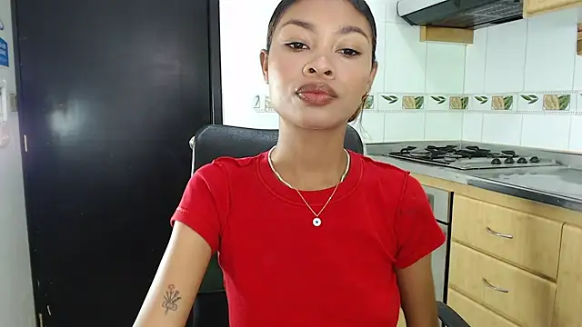 Perla prg online show from October 2025 04:04:02 PM