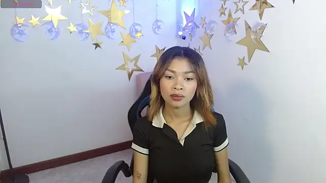 Perla prg online show from November 2025 07:03:01 PM