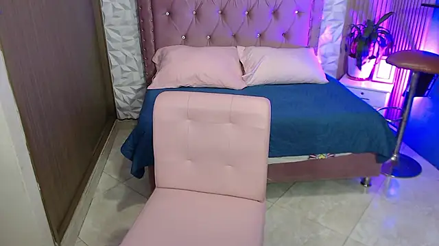 Perla prg online show from February 2026 07:36:01 PM