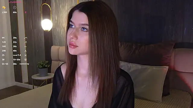 Sara Lewiis online show from April 2026 04:24:02 PM