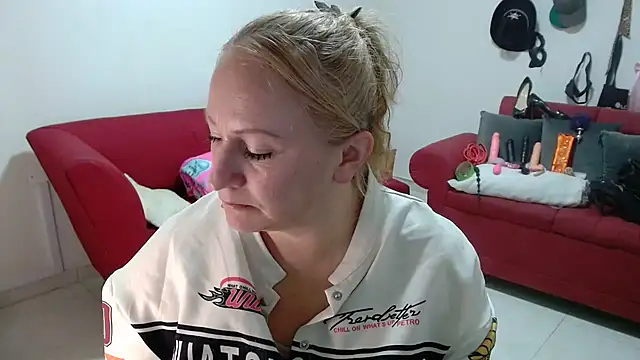 Snapshot of emperabigbootybigass chatting on February 2026 12:23:01 PM emperabigbootybigass online show from February 2026 12:23:01 PM