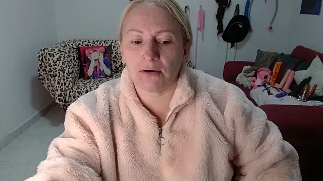 Snapshot of emperabigbootybigass chatting on April 2026 12:18:02 PM emperabigbootybigass online show from April 2026 12:18:02 PM