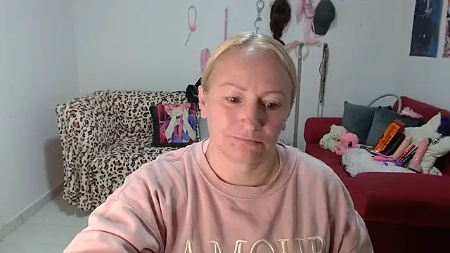 Snapshot of emperabigbootybigass chatting on April 2026 12:09:01 PM emperabigbootybigass online show from April 2026 12:09:01 PM