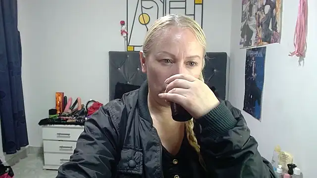 Snapshot of emperabigbootybigass chatting on May 2026 12:34:01 PM emperabigbootybigass online show from May 2026 12:34:01 PM