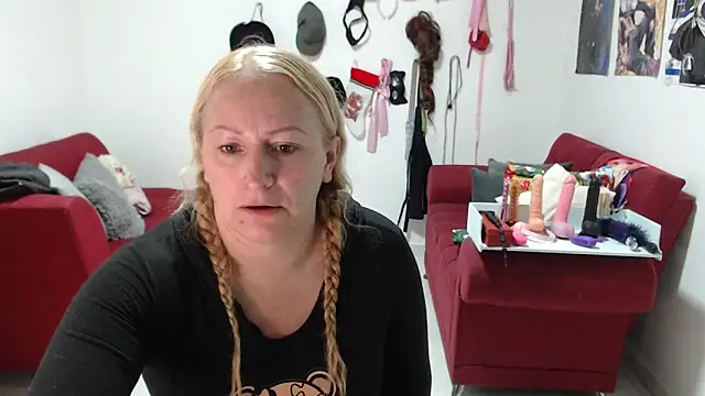 Snapshot of emperabigbootybigass chatting on December 2025 12:20:02 PM emperabigbootybigass online show from December 2025 12:20:02 PM