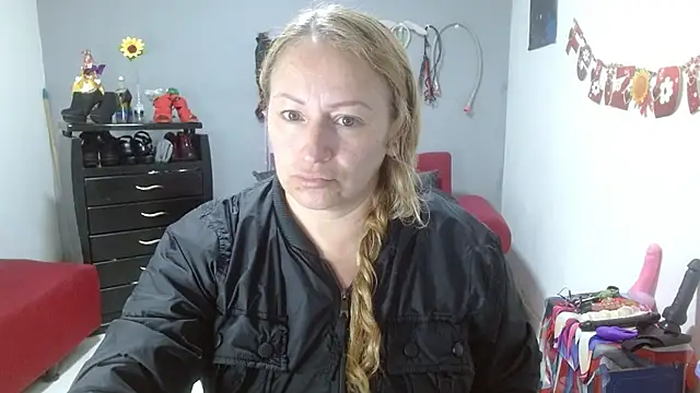 Snapshot of emperabigbootybigass chatting on March 2025 12:17:02 PM emperabigbootybigass online show from March 2025 12:17:02 PM
