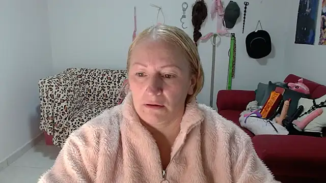 Snapshot of emperabigbootybigass chatting on April 2026 12:42:02 PM emperabigbootybigass online show from April 2026 12:42:02 PM