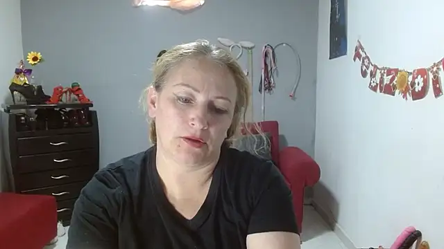 Snapshot of emperabigbootybigass chatting on March 2025 09:24:01 PM emperabigbootybigass online show from March 2025 09:24:01 PM