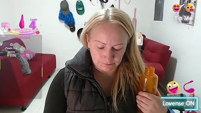 Snapshot of emperabigbootybigass chatting on November 2025 12:06:01 PM emperabigbootybigass online show from November 2025 12:06:01 PM