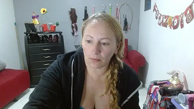 Snapshot of emperabigbootybigass chatting on March 2025 06:29:02 PM emperabigbootybigass online show from March 2025 06:29:02 PM