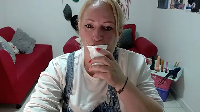 Snapshot of emperabigbootybigass chatting on January 2026 06:11:02 PM emperabigbootybigass online show from January 2026 06:11:02 PM