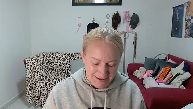 Snapshot of emperabigbootybigass chatting on April 2026 12:32:02 PM emperabigbootybigass online show from April 2026 12:32:02 PM