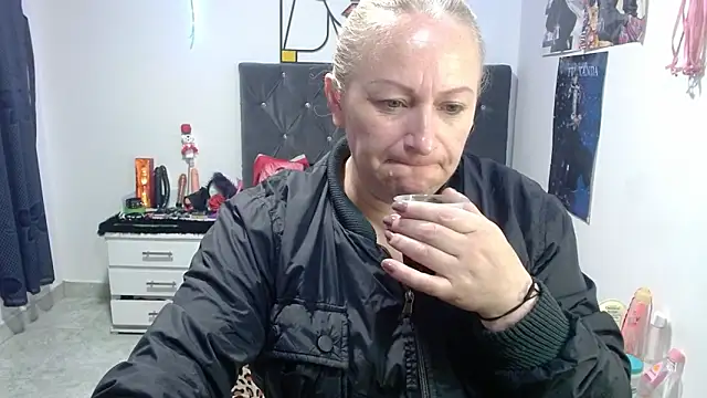 Snapshot of emperabigbootybigass chatting on May 2026 12:13:02 PM emperabigbootybigass online show from May 2026 12:13:02 PM