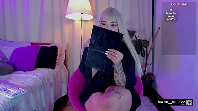 Manu Velez online show from December 2025 06:17:02 AM