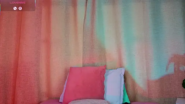 Snapshot of mia_bonneett chatting on November 2025 03:27:01 PM mia bonneett online show from November 2025 03:27:01 PM