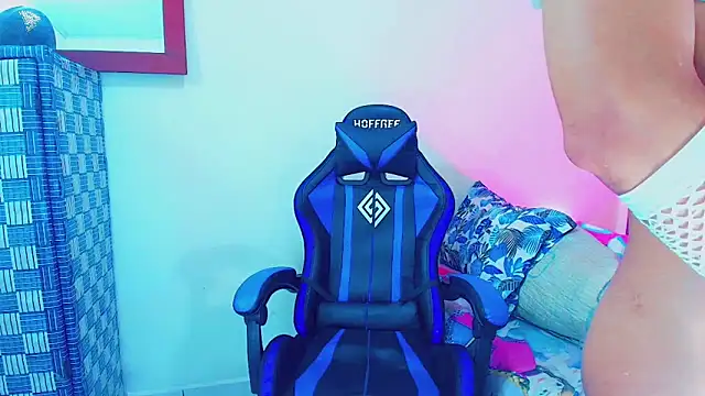 Snapshot of aidaathh chatting on October 2025 01:01:01 PM aidaathh online show from October 2025 01:01:01 PM