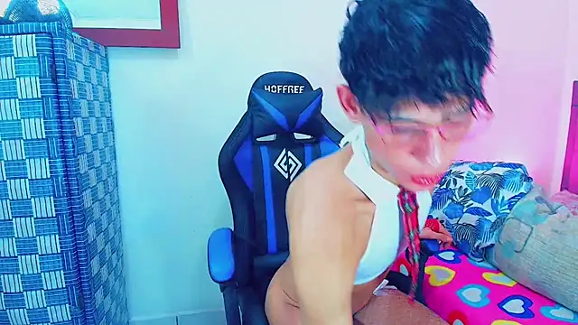 Snapshot of aidaathh chatting on October 2025 04:24:01 AM aidaathh online show from October 2025 04:24:01 AM