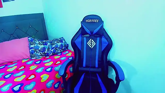 Snapshot of aidaathh chatting on December 2025 01:27:01 PM aidaathh online show from December 2025 01:27:01 PM