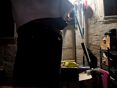 Snapshot of DevinToore chatting on November 2025 08:51:01 AM DevinToore online show from November 2025 08:51:01 AM