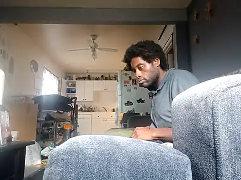 Snapshot of DevinToore chatting on December 2025 06:07:02 PM DevinToore online show from December 2025 06:07:02 PM