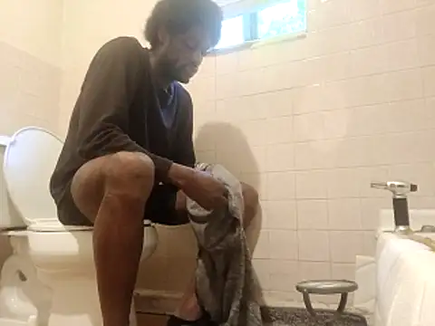 Snapshot of DevinToore chatting on November 2025 08:25:01 PM DevinToore online show from November 2025 08:25:01 PM