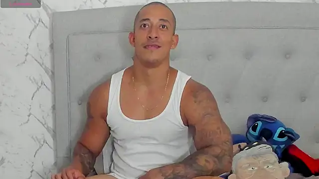 luigiferrara online show from June 2026 11:04:01 PM