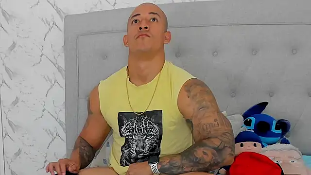 luigiferrara online show from November 2025 08:31:01 PM