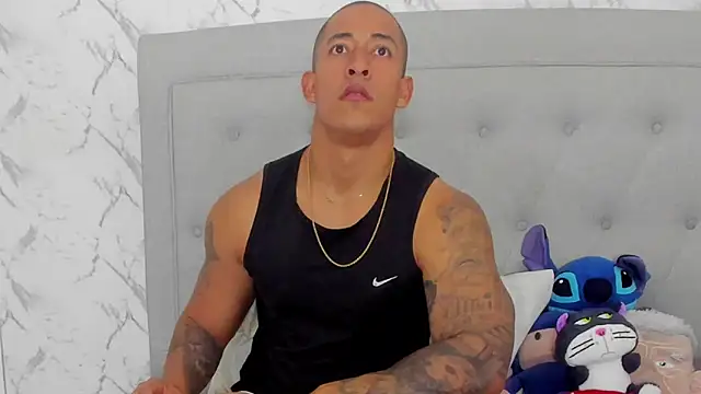 luigiferrara online show from March 2026 09:19:01 PM