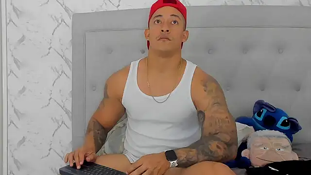 luigiferrara online show from December 2025 08:47:01 PM