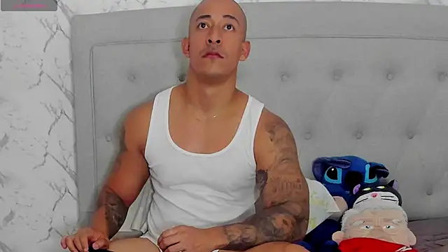 luigiferrara online show from May 2026 09:17:02 PM