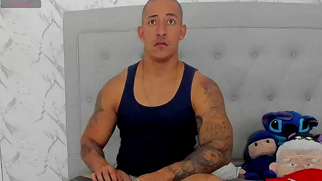 luigiferrara online show from April 2026 07:39:01 PM