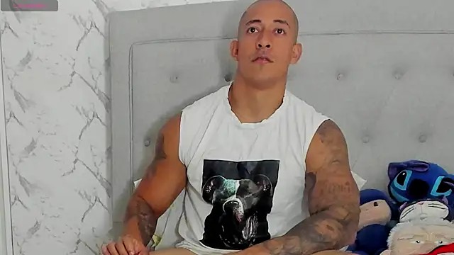 luigiferrara online show from May 2026 09:35:02 PM