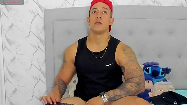 luigiferrara online show from December 2025 11:49:02 PM