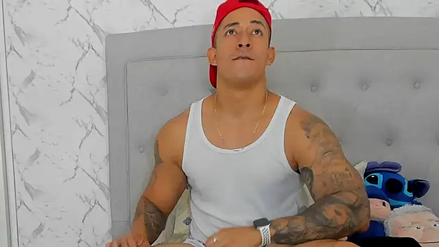 luigiferrara online show from November 2025 05:45:02 PM